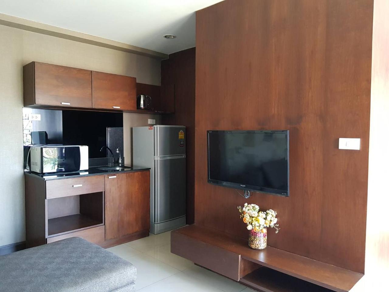 Escape Inn Pattaya ภายนอก รูปภาพ